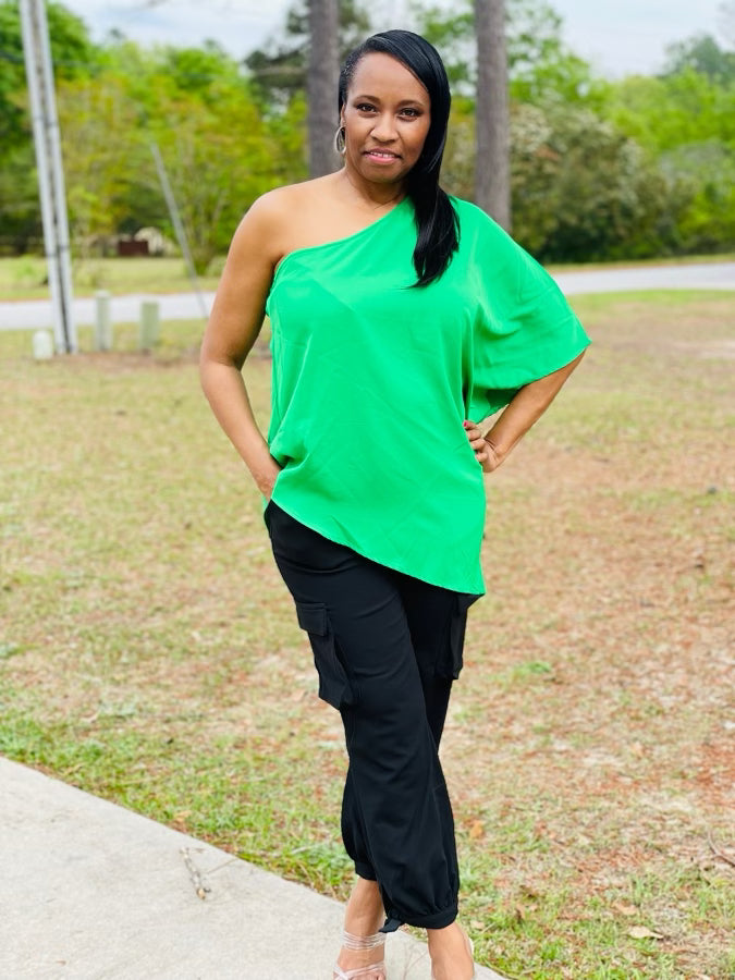 One shoulder shirt hot sale outfit